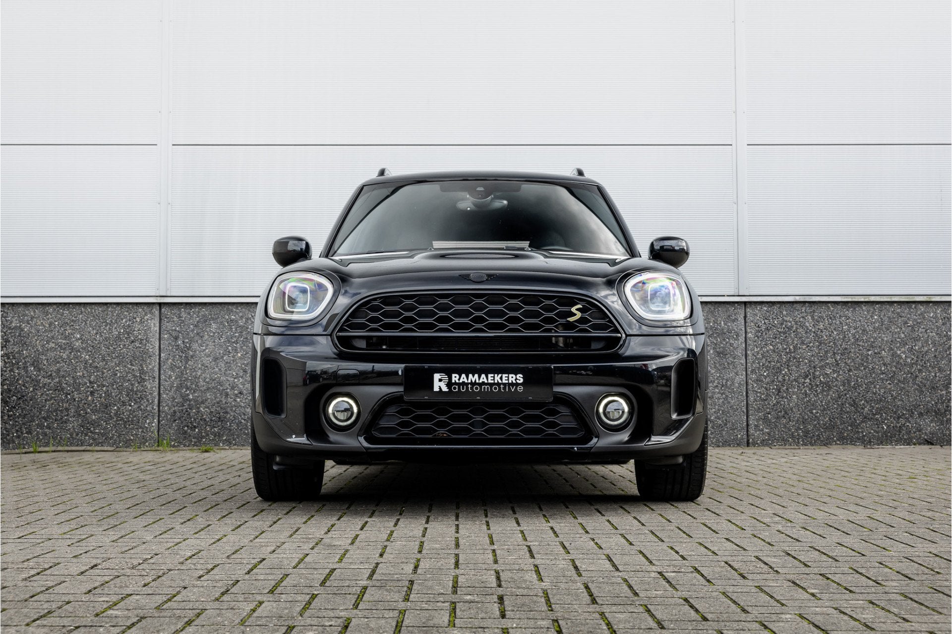 MINI Countryman 1.5 Cooper S E ALL4 Leder / Camera / 18 inch, Auto's, Automaat, Dealer onderhouden, Gebruikt, Euro 6