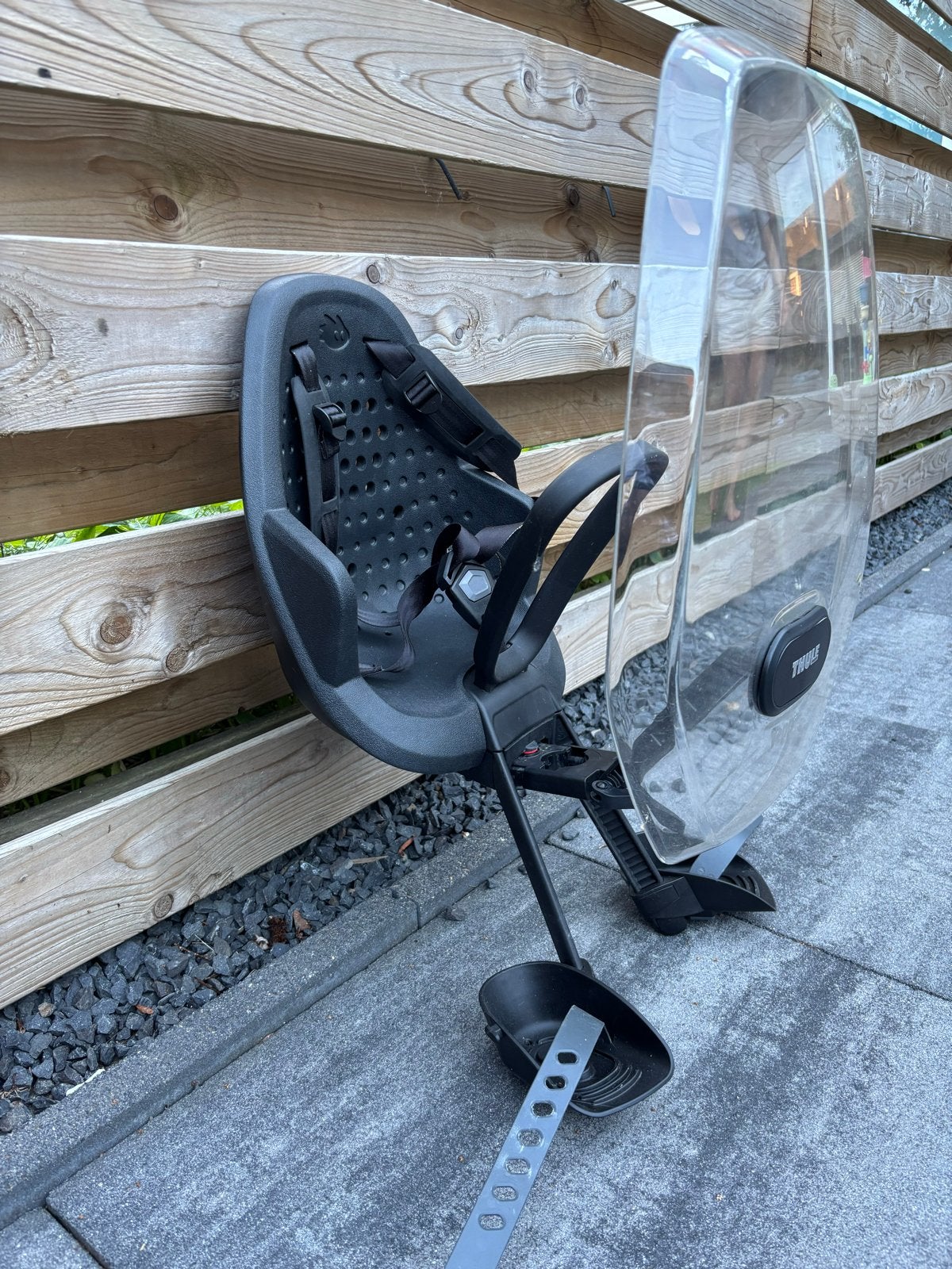 Thule Yepp Nexxt Mini Fietszitje met Windscherm, Fietsen en Brommers, Ophalen, Voetsteuntjes, Voorzitje, Zo goed als nieuw