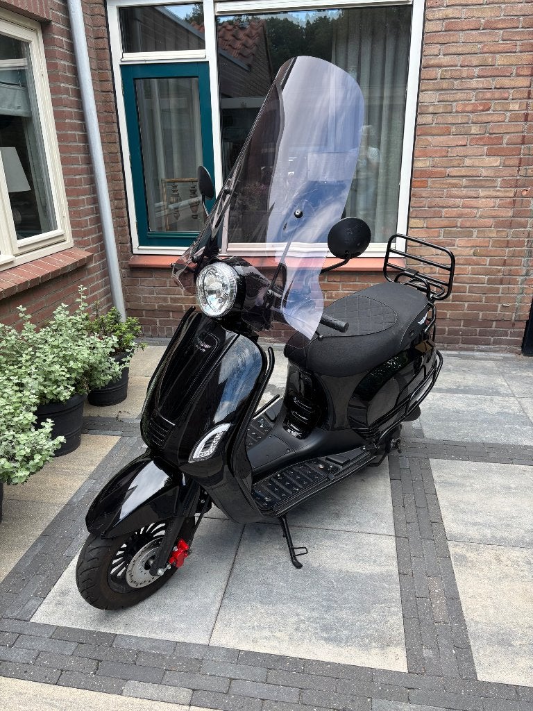 Scooter DJJD cashmere, Fietsen en Brommers, Snorfietsen en Snorscooters, Overige merken, Ophalen of Verzenden, Zo goed als nieuw