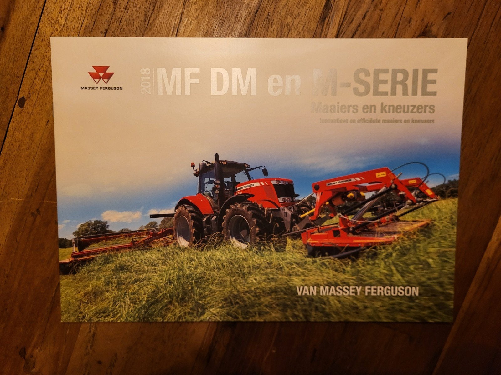 tractor folder Massey Ferguson DM/M serie maaiers/kneuzers, Boeken, Ophalen of Verzenden, Zo goed als nieuw
