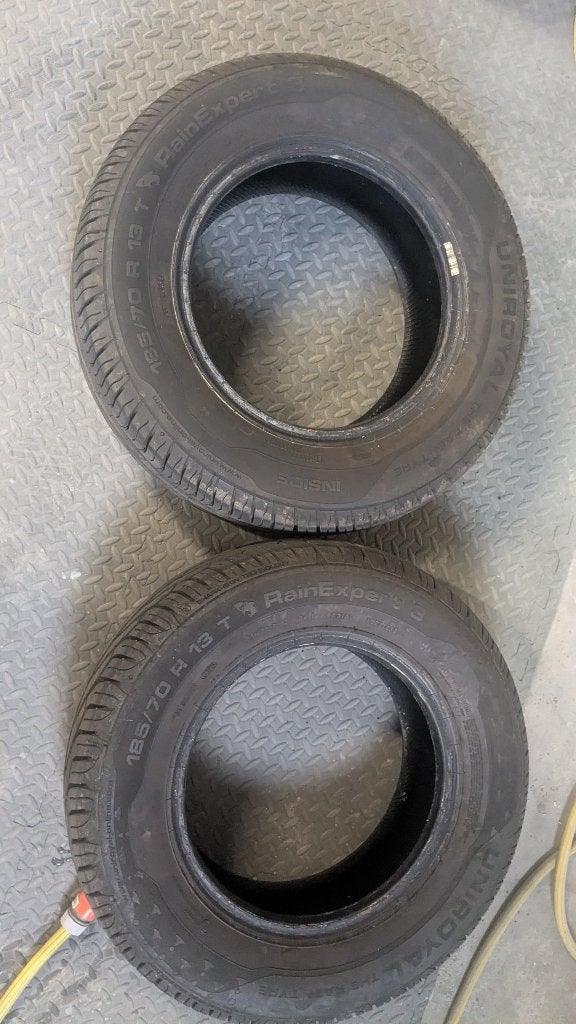 2 stuks 185 70 13 banden van 2025, Ophalen, Gebruikt