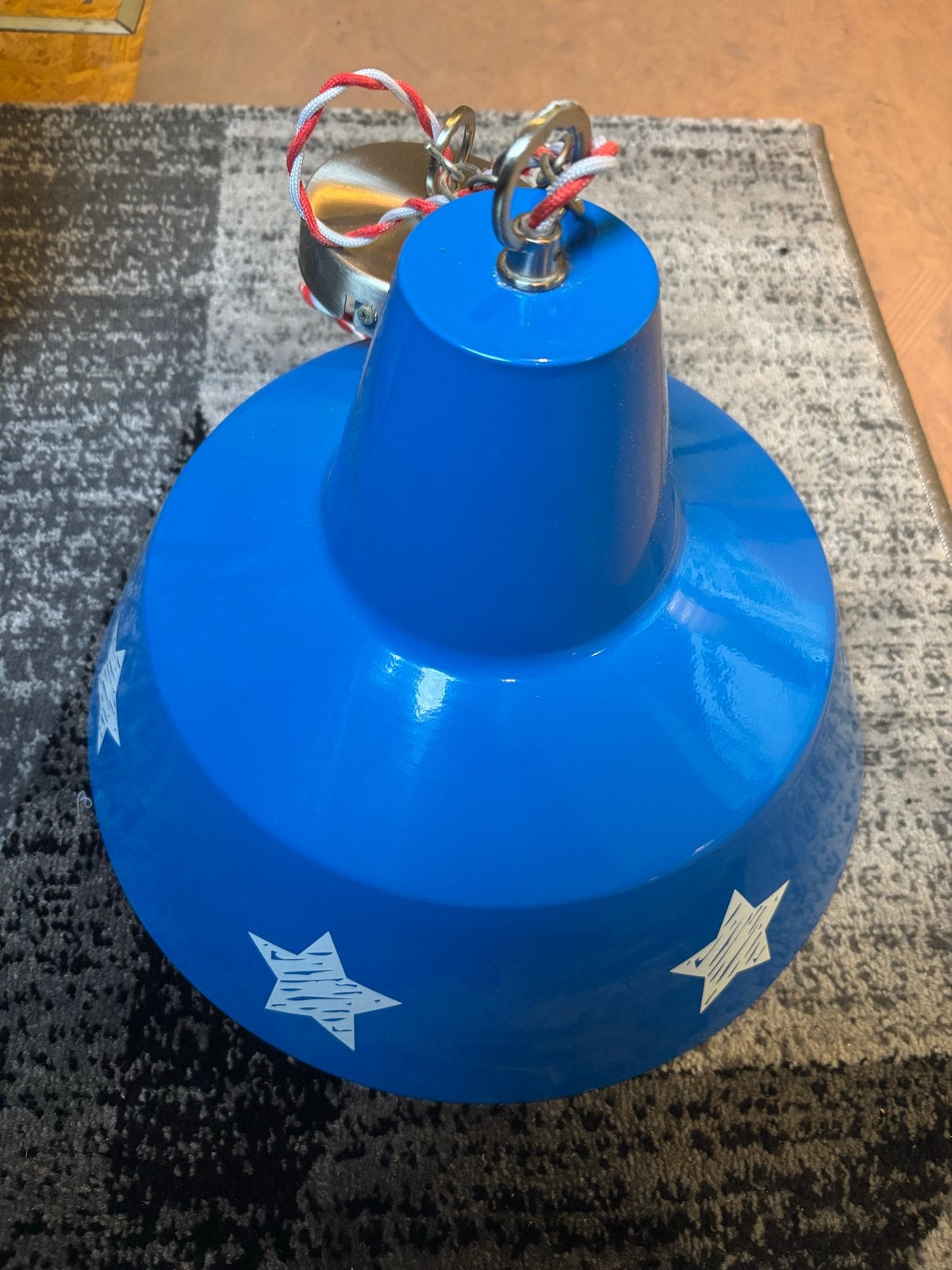 Blauwe hanglamp met sterren - Kinderkamerlamp, Blauw met witte sterren, Zo goed als nieuw, Metaal, E27 (groot)