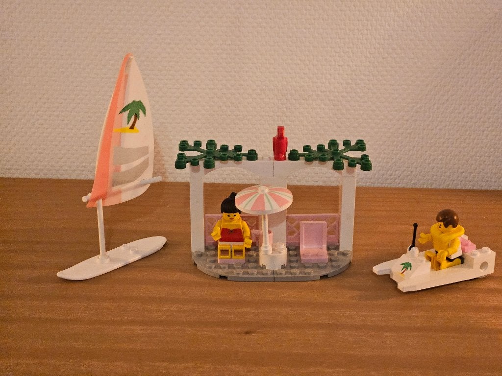 Paradisa - Seaside Cabana -Classic Town Girls- Lego nr. 6401, City, Lego, Ophalen of Verzenden, Zo goed als nieuw