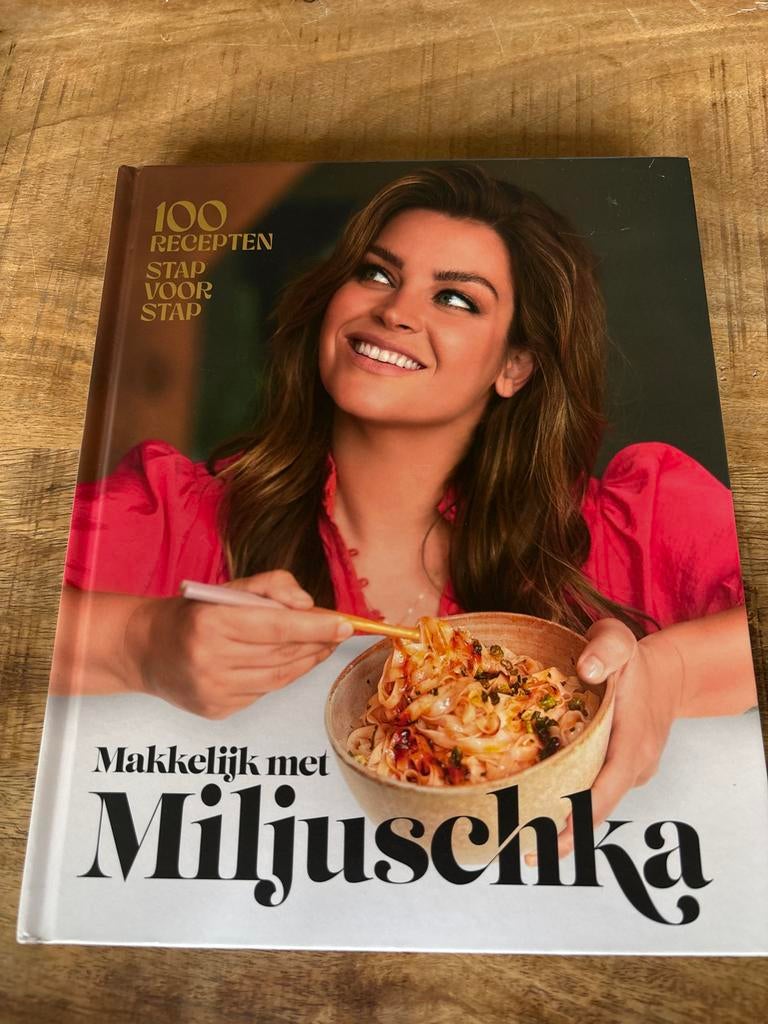 Kookboek Makkelijk met Miljuschka, Ophalen of Verzenden, Zo goed als nieuw, Hoofdgerechten