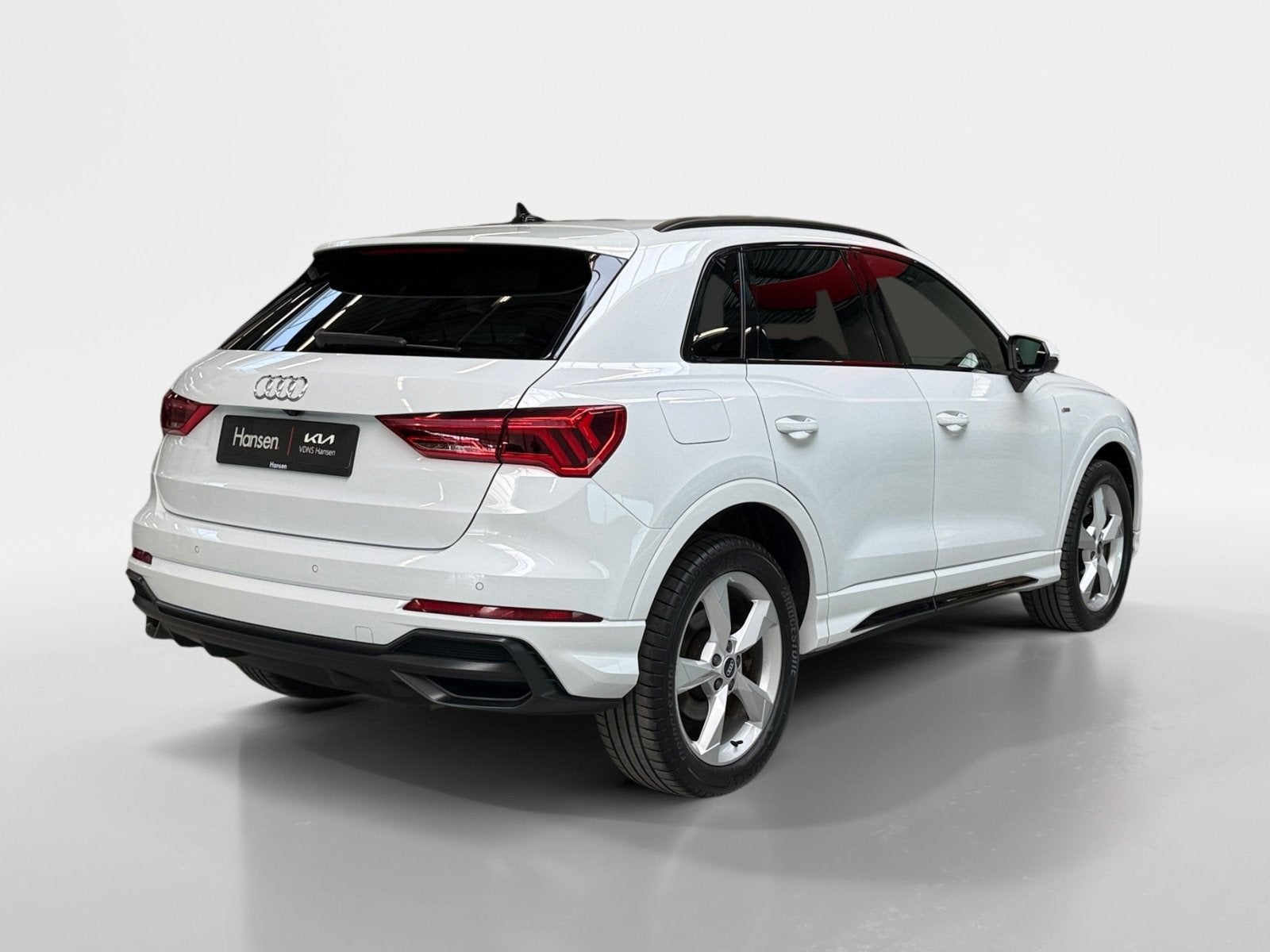 Audi Q3 45 TFSI e S edition I S-Line I Elek. Stoelen I Memor, Auto's, Automaat, Gebruikt, Zwart, Wit