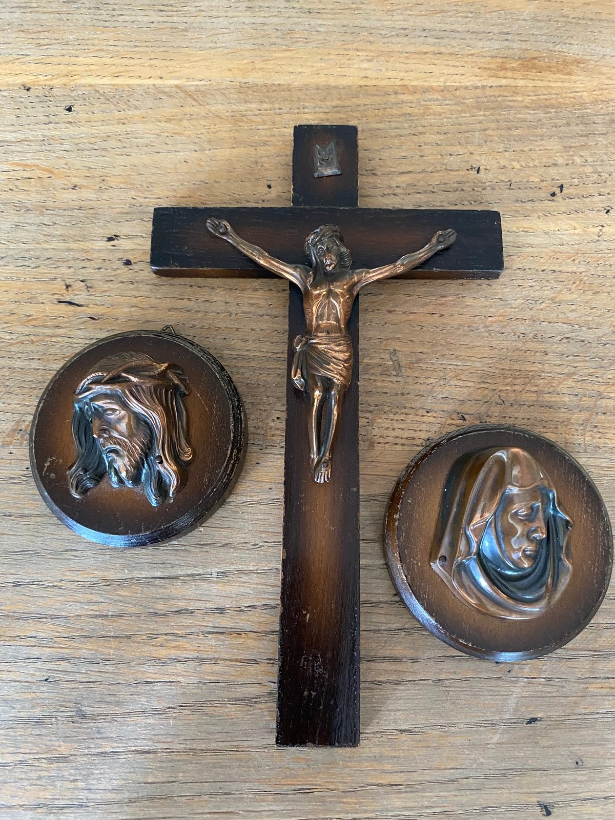 Vintage set, kruisbeeld en 2 plaquettes Jezus en Maria., Ophalen of Verzenden