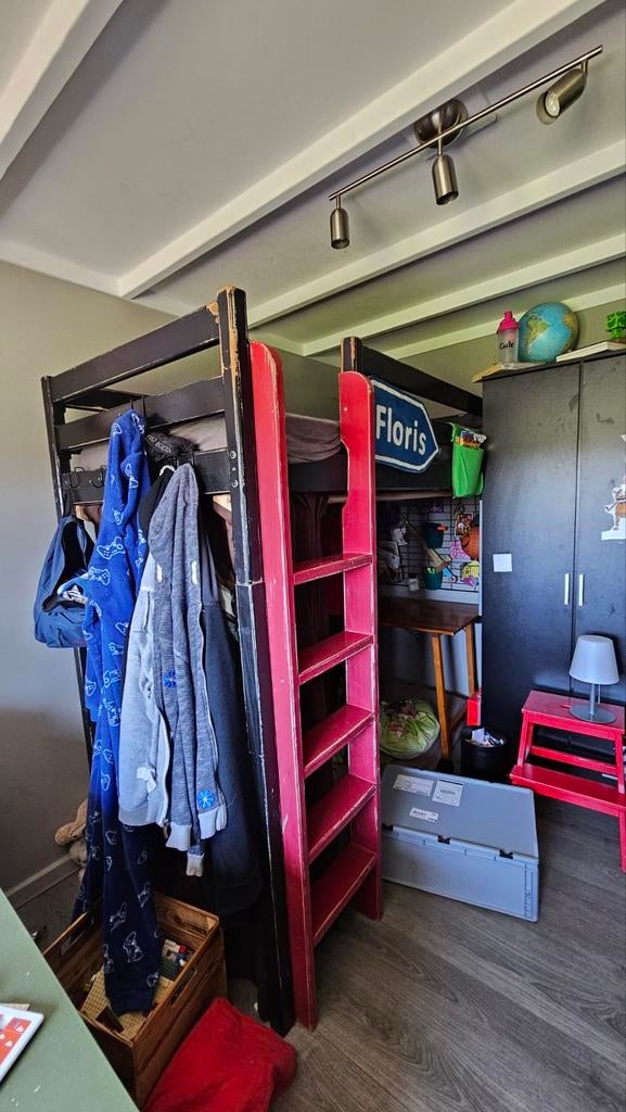 Hoogslaper met opbergruimte en gordijntjes, Ophalen of Verzenden, Gebruikt, Hoogslaper