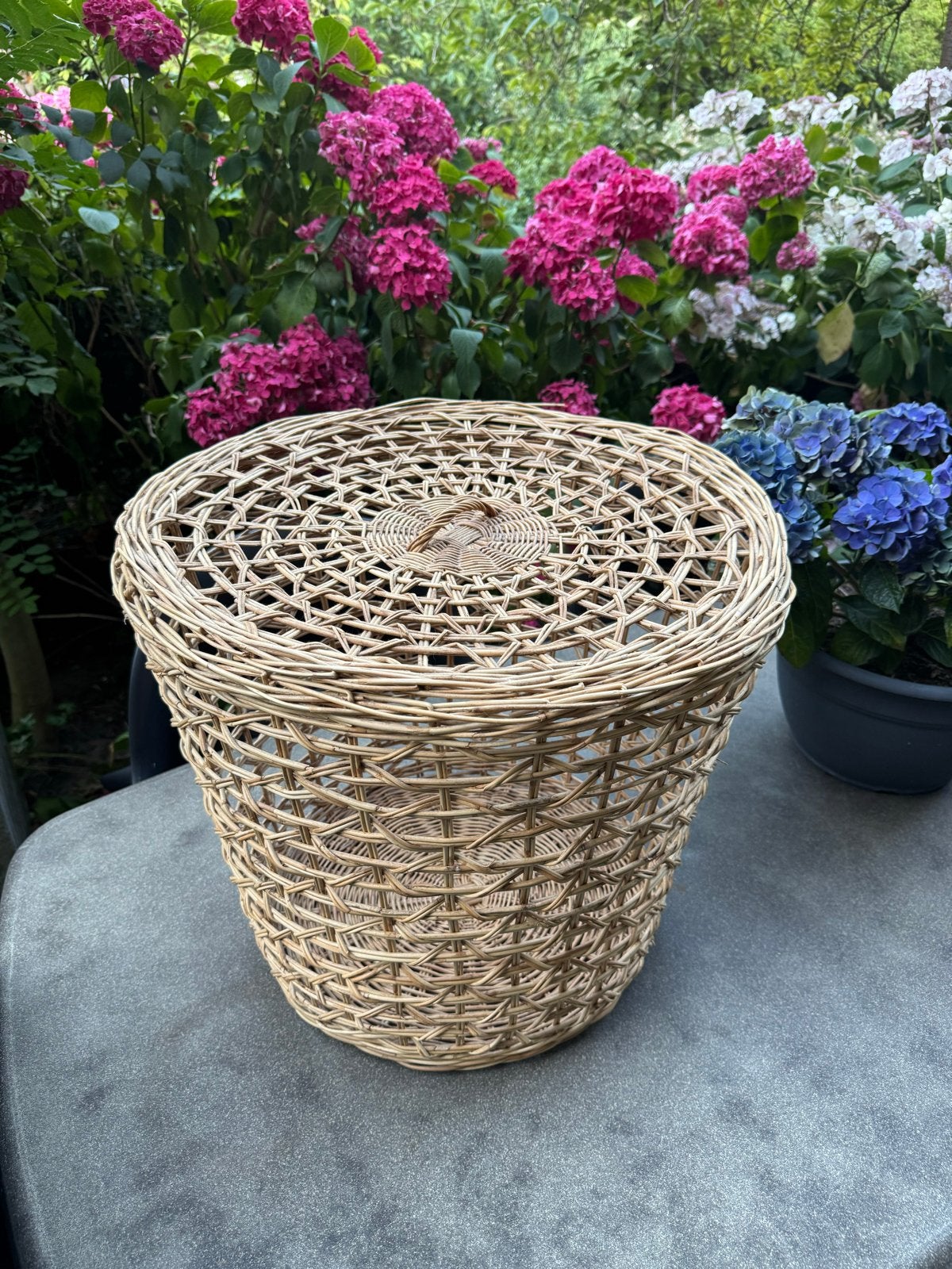 Grote rotan mand met deksel, Ophalen, Gevlochten, Mand, Rond