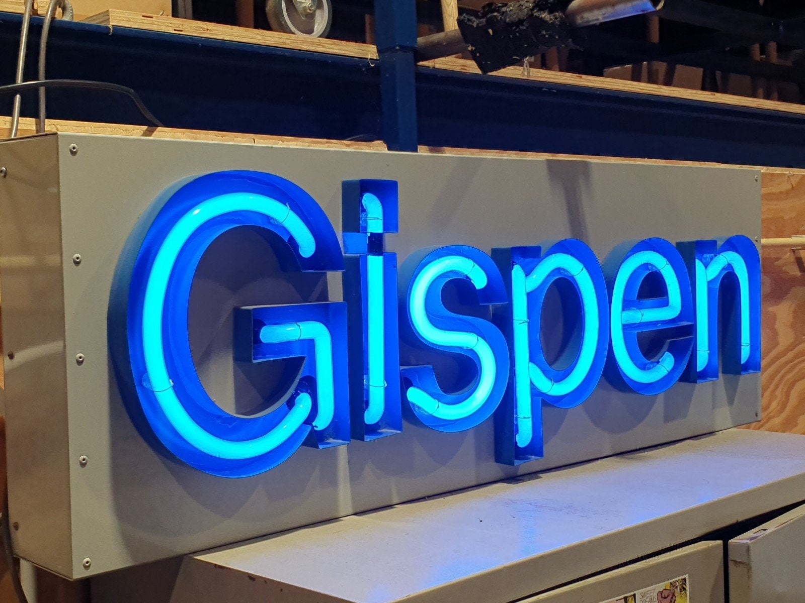 Gispen vintage neon reclame [ uit design winkel ] groot !, Verzamelen, Ophalen, Zo goed als nieuw, Lichtbak of (neon) lamp