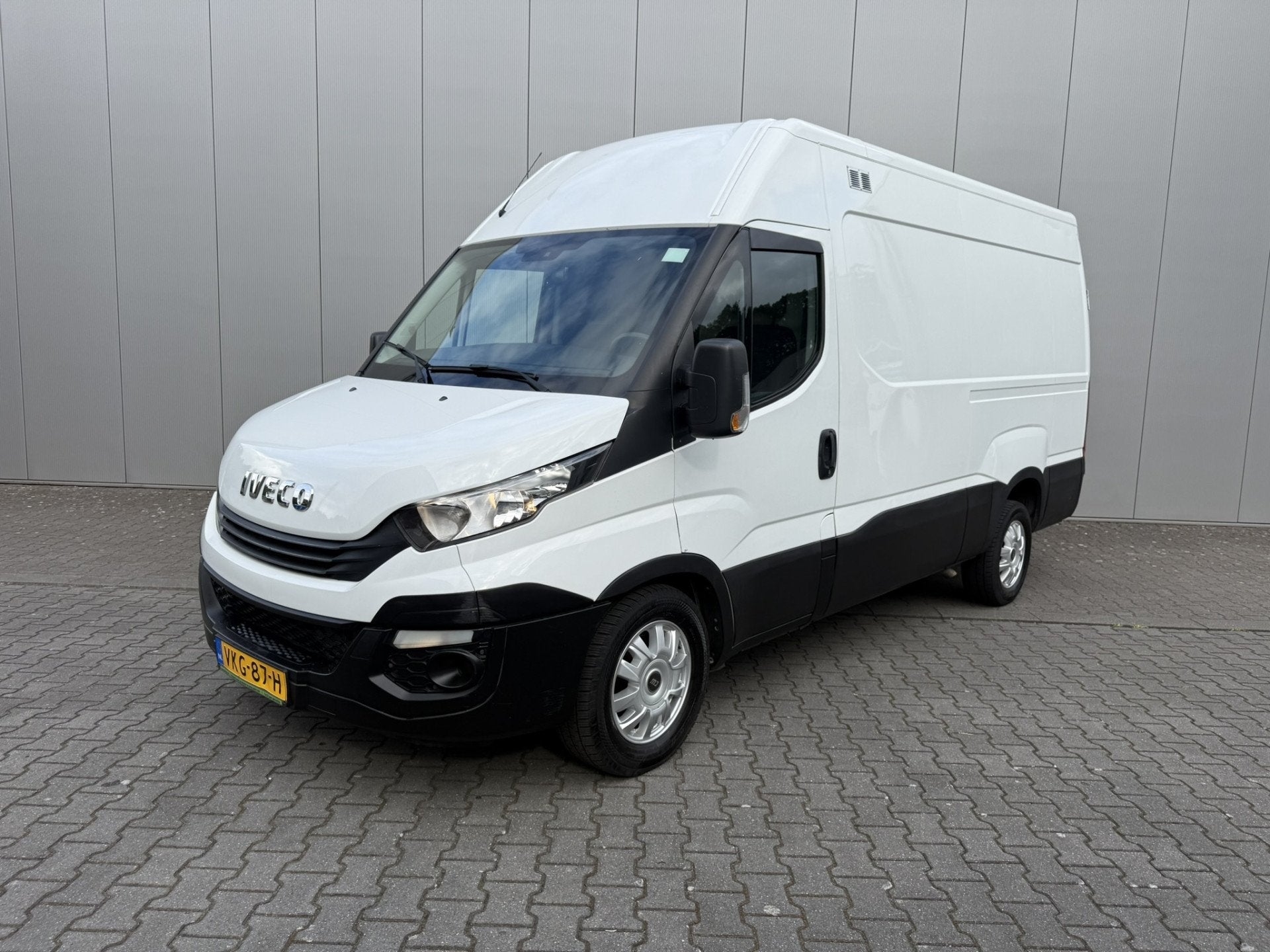 Iveco Daily 35S16V 2.3 352 H2 (bj 2017), Achterwielaandrijving, Gebruikt, Euro 6, Iveco