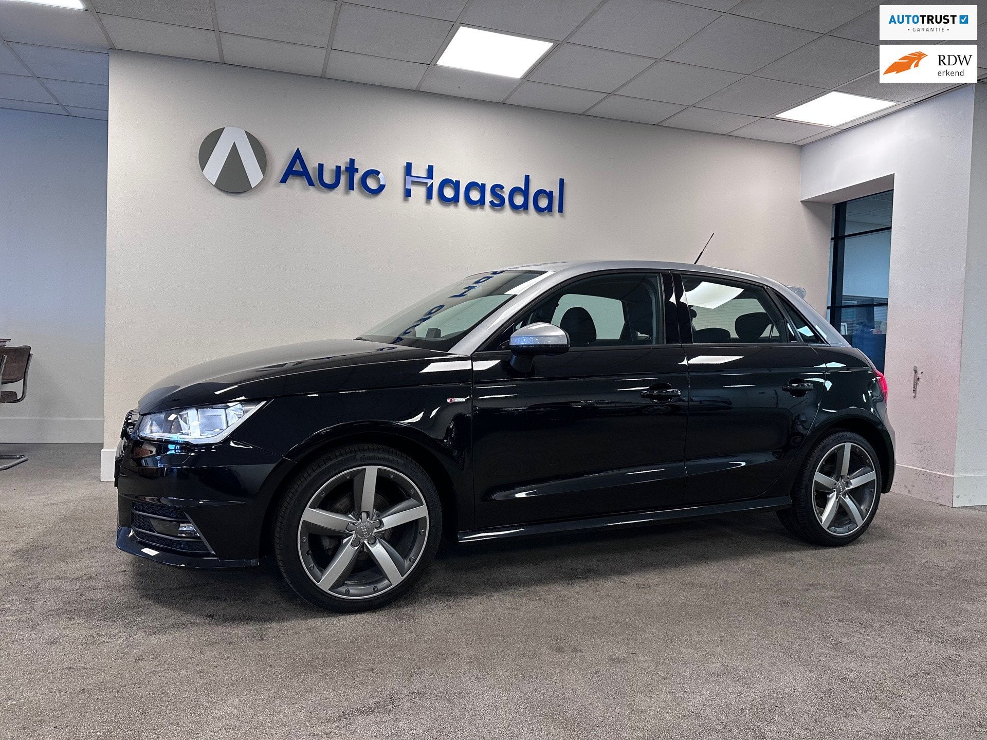 Audi A1 Sportback 1.0 TFSI Adrenalin|SPORTBACK|S-LINE|CRUISE, Auto's, Voorwielaandrijving, Stof, 95 pk, 4 stoelen