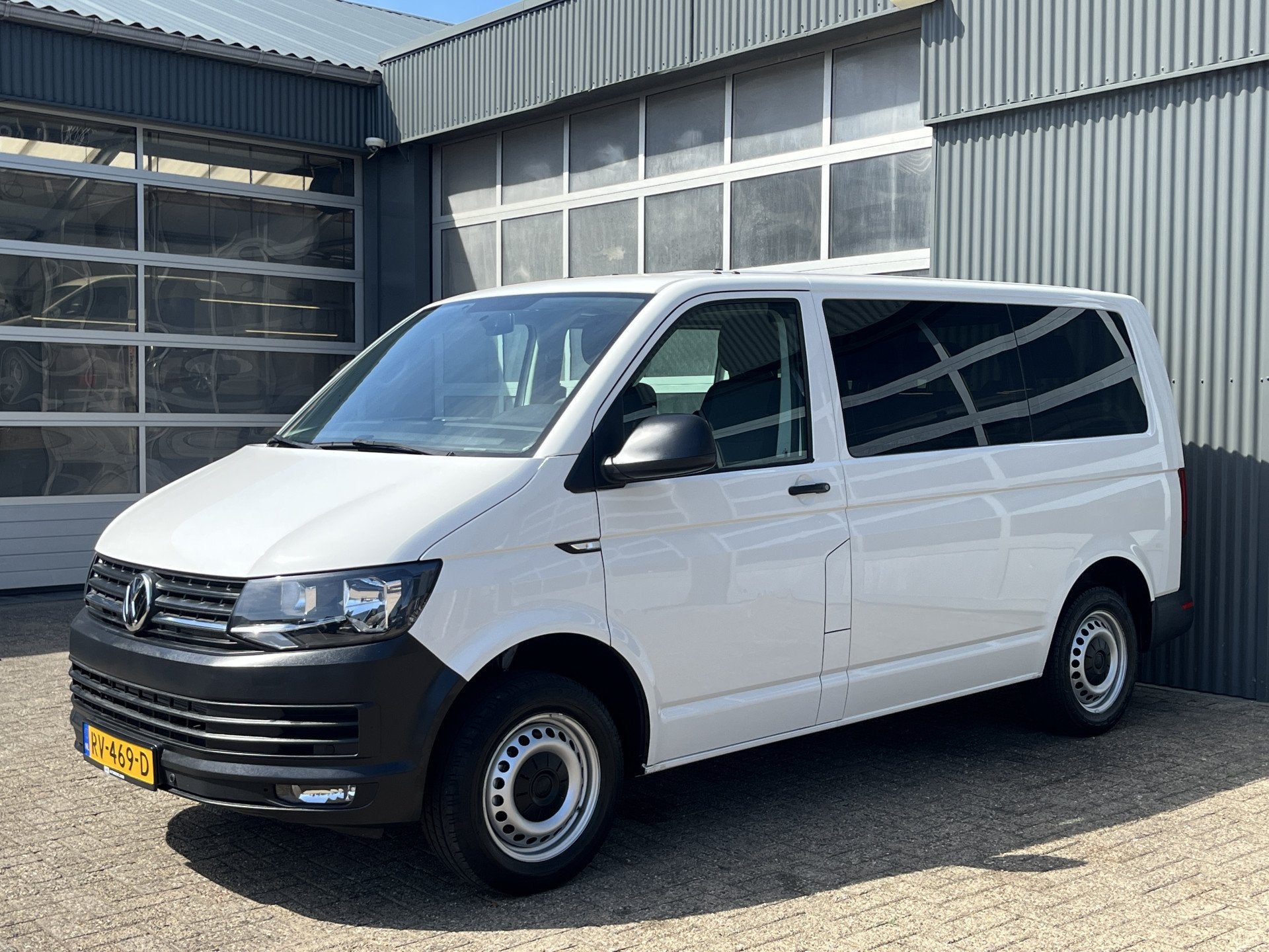 Volkswagen Transporter Kombi 2.0 TDI L1H1 BTW EN BPM VRIJ! E, Stof, Gebruikt, 2500 kg, Wit