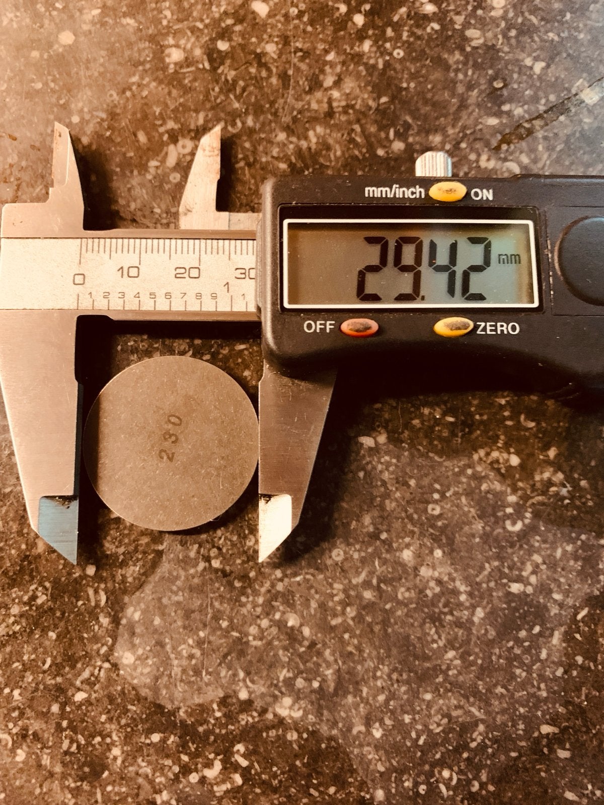 Klepstelplaatjes 29.42 mm voor Suzuki GS en GSX motorfietsen, Ophalen of Verzenden, Gebruikt