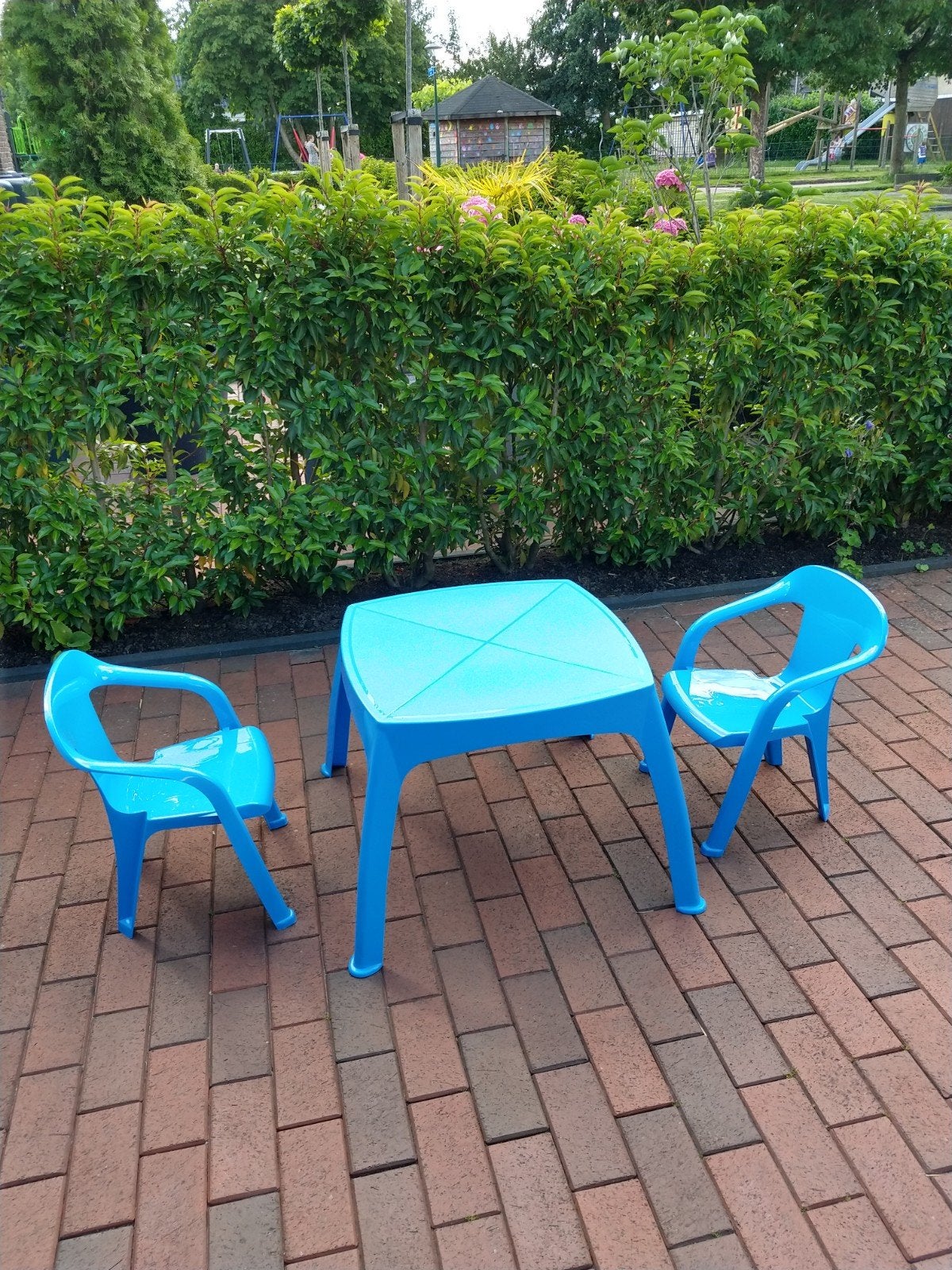 Kindertafel met 2 stoeltjes - Blauw kunststof, Ophalen, Zo goed als nieuw, Vierkant, Kunststof