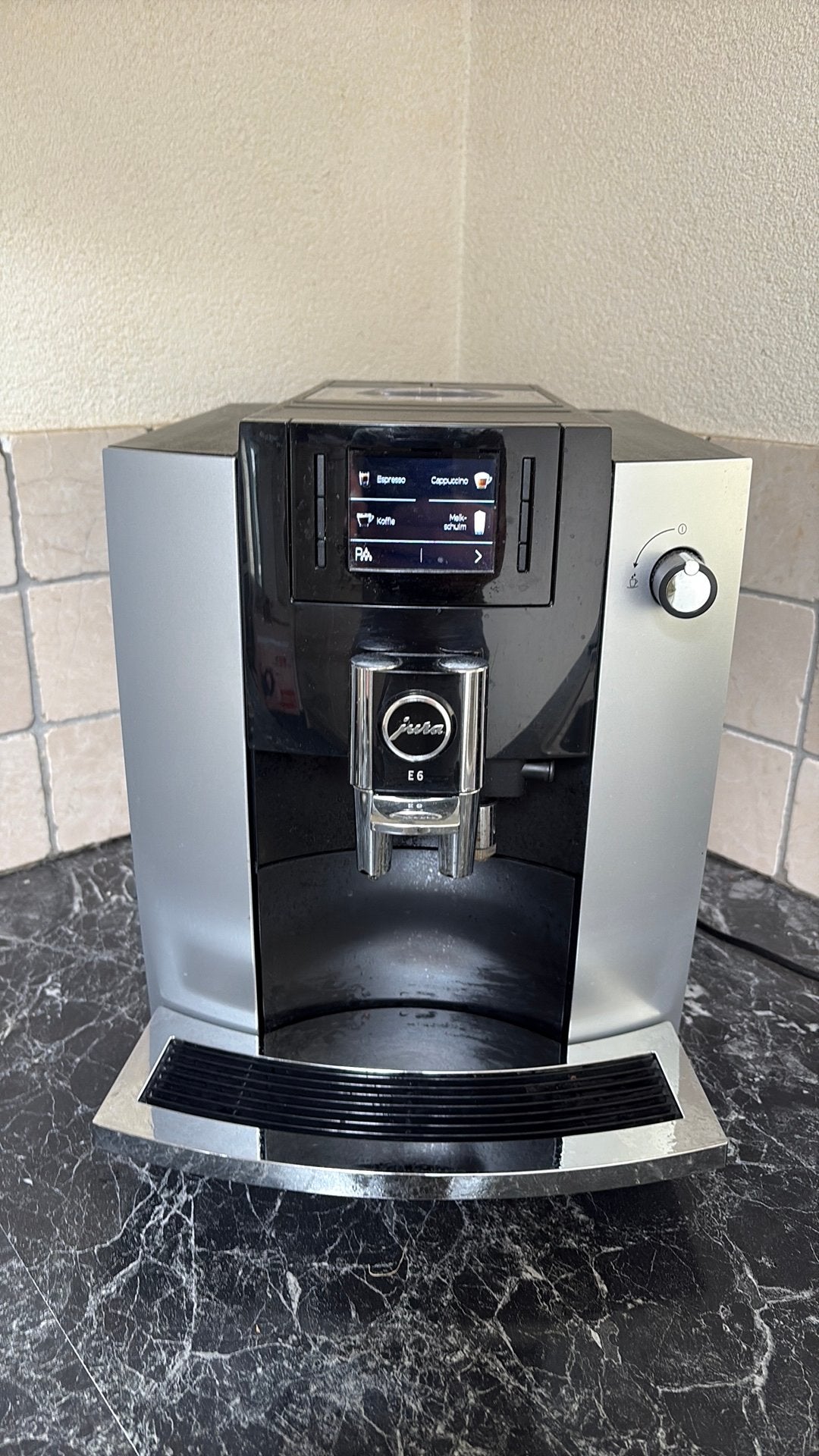 Jura E6, Ophalen, 10 kopjes of meer, Koffiemachine, Zo goed als nieuw