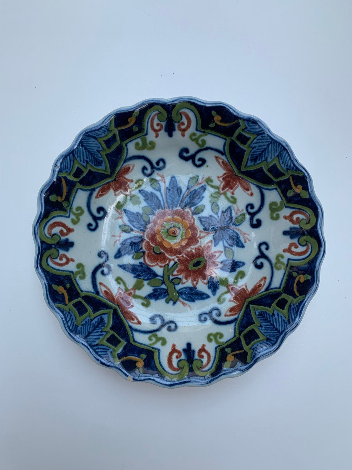 Antiek Makkum Aardewerk Schotel met Bloemenpatroon, Antiek en Kunst, Antiek | Porselein, Ophalen of Verzenden