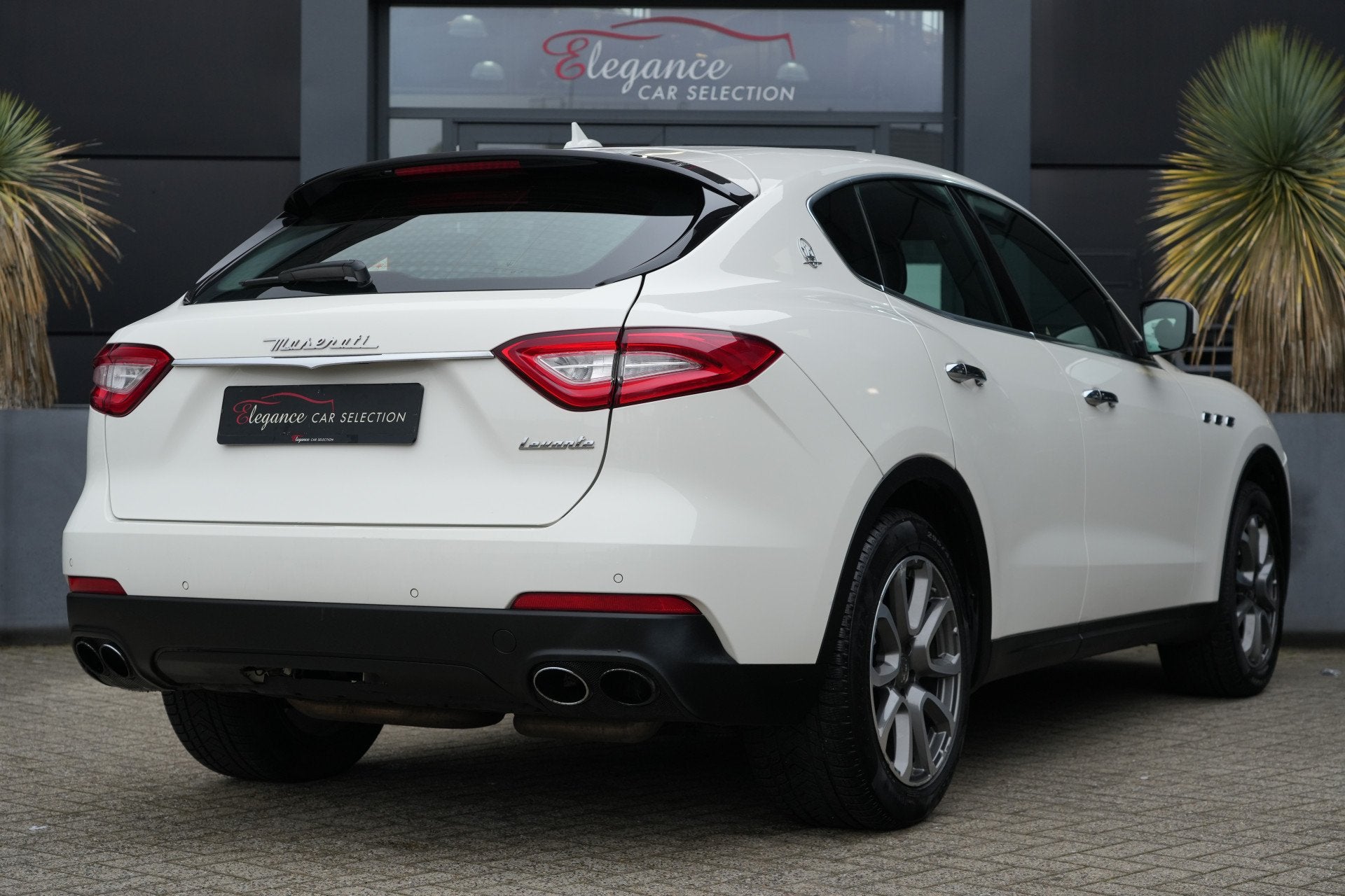 Maserati Levante 3.0 V6 S AWD GranLusso | 430PK | Trekhaak |, 430 pk, Gebruikt, Automatische klimaatregeling, 2084 kg