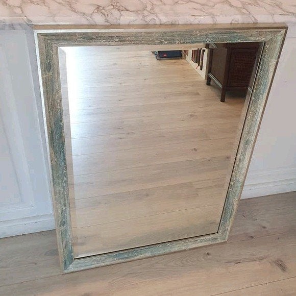 Grote spiegel met dubbel geslepen glas en groene lijst, Gebruikt, 100 tot 150 cm, Onbekend, Ophalen of Verzenden