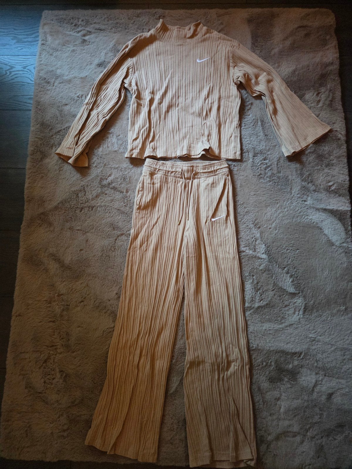 nike trainingspak joggingpak, Beige, Nike, Ophalen of Verzenden, Zo goed als nieuw