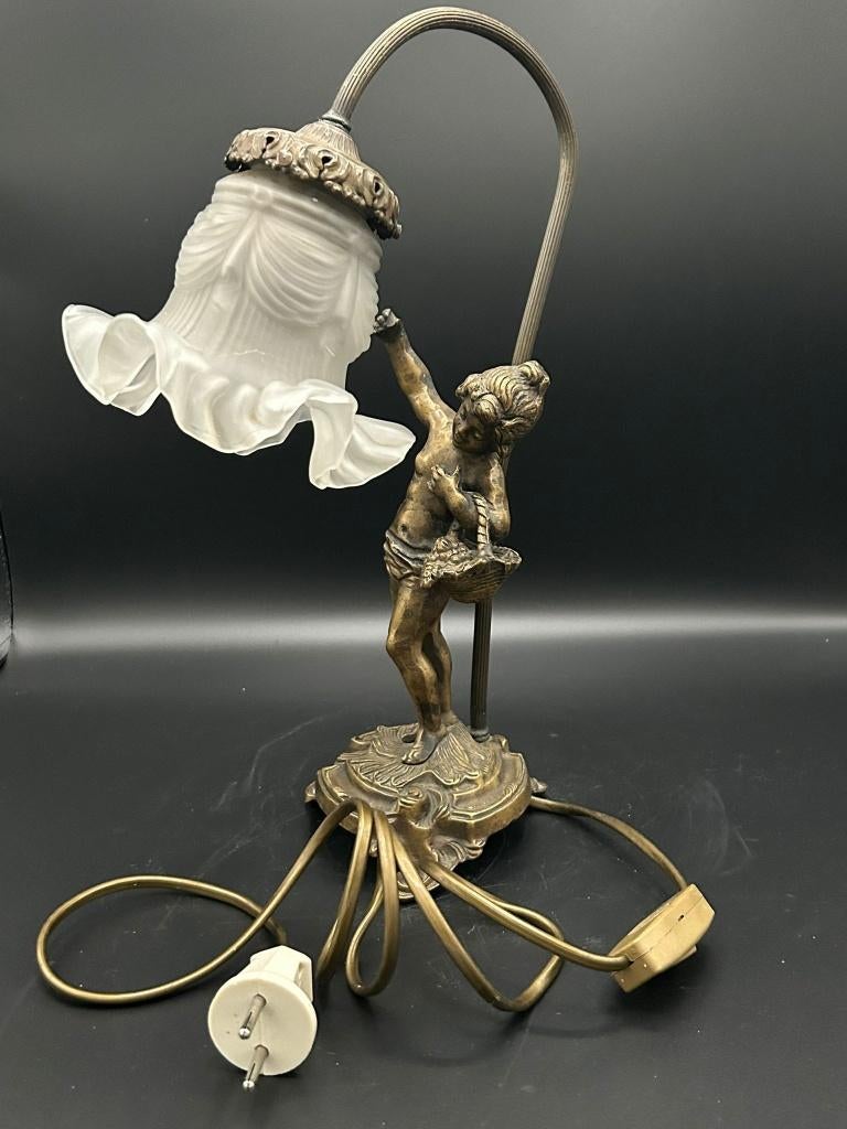 Antieke Art Nouveau lamp / tafellamp met fraaie glazen kap, Ophalen