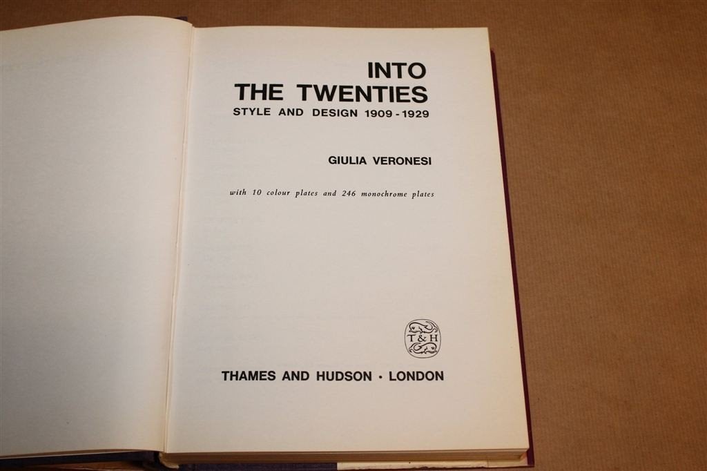 Into the Twenties — Mode, Design en Architectuur 1968, Ophalen of Verzenden, Gelezen, Overige gebieden