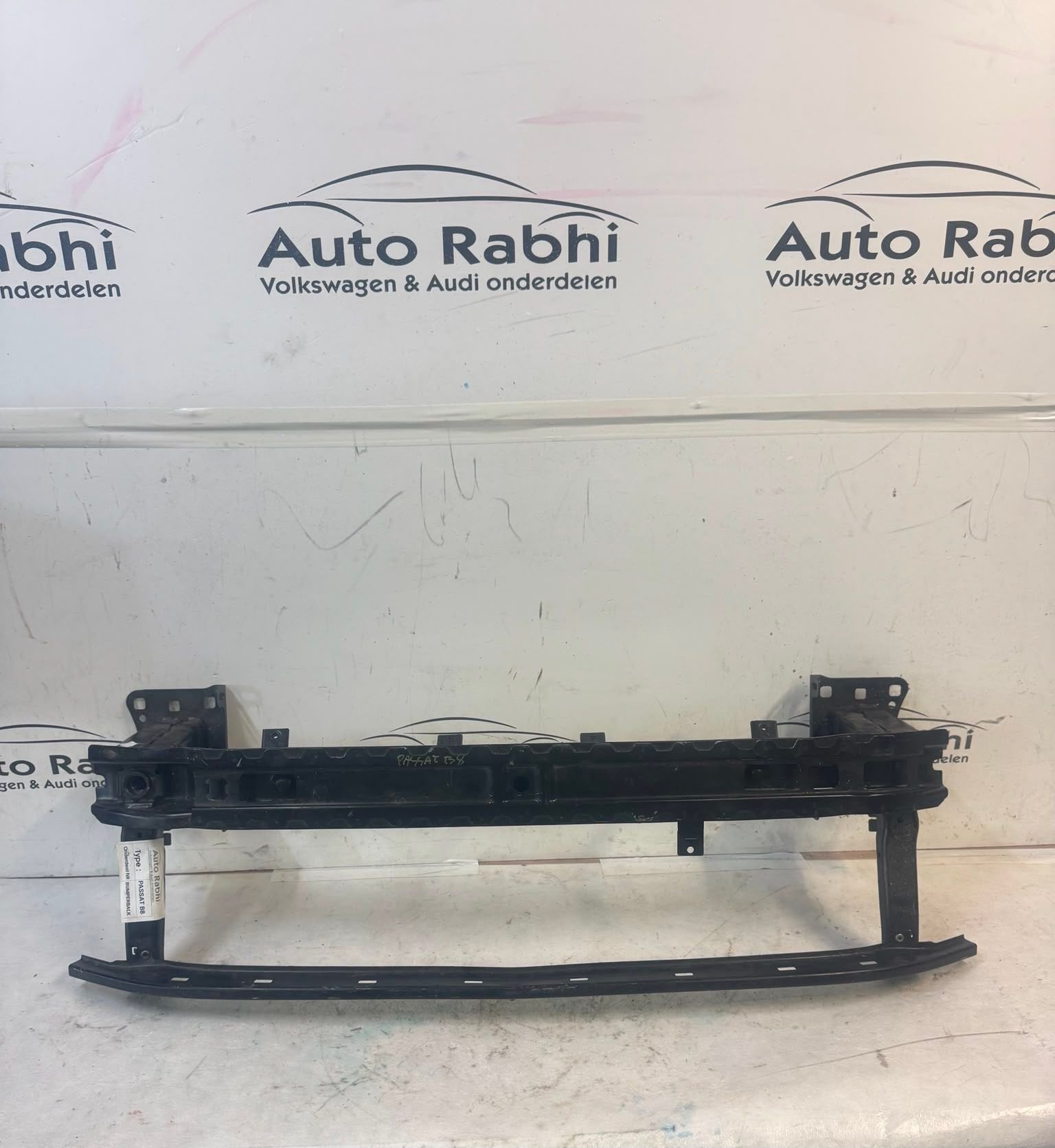 VW Passat B8 Bumperbalk voorzijde+onderstrip, Gebruikt, -, -, Ophalen of Verzenden