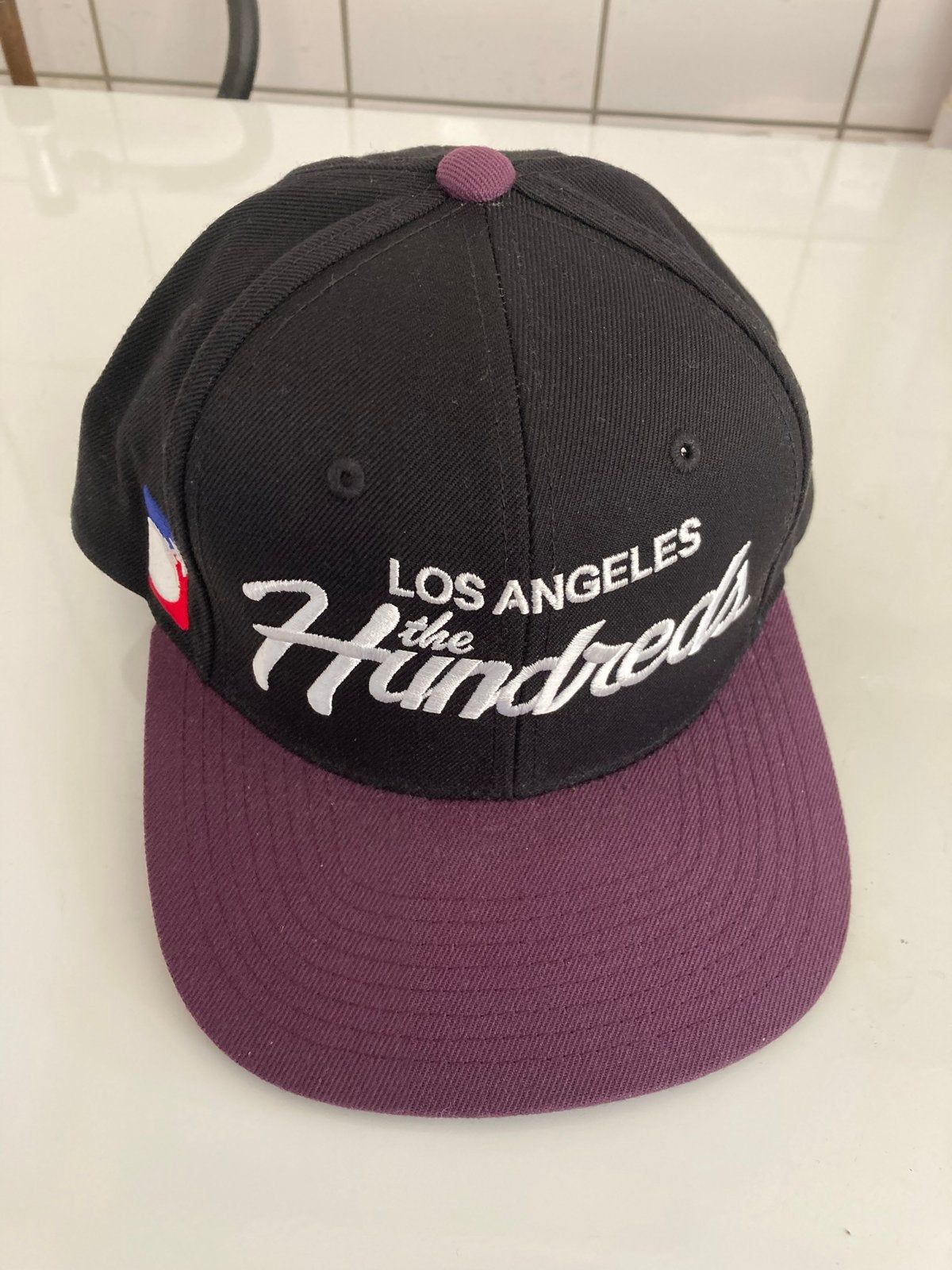 Nieuwe The Hundreds Los Angeles Pet - Zwart/Paars, Verzenden, Nieuw, One size fits all, Pet