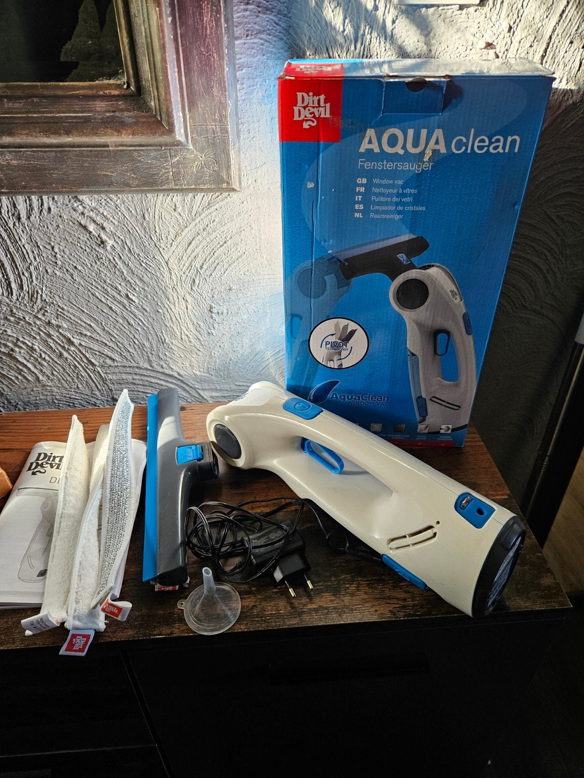 Dirt Devil AquaClean Raamreiniger - Zo goed als nieuw!, Ophalen of Verzenden, Raamwisser of Trekker