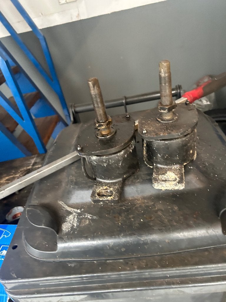 Mercruiser V6-V8 motorsteunen, Ophalen, Gebruikt, Motor en Techniek