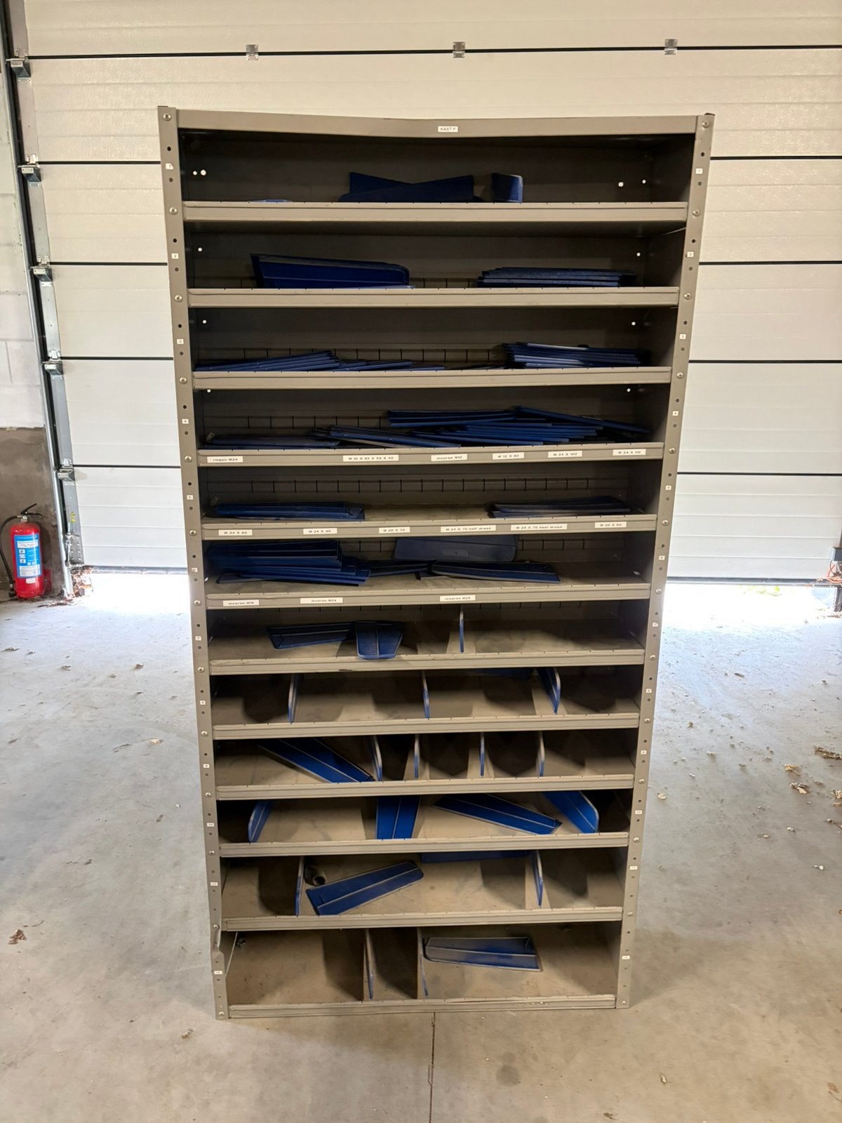 2x Vakkenkast / bakkenkast / sorteerkast met schotten  , Ophalen, Gebruikt