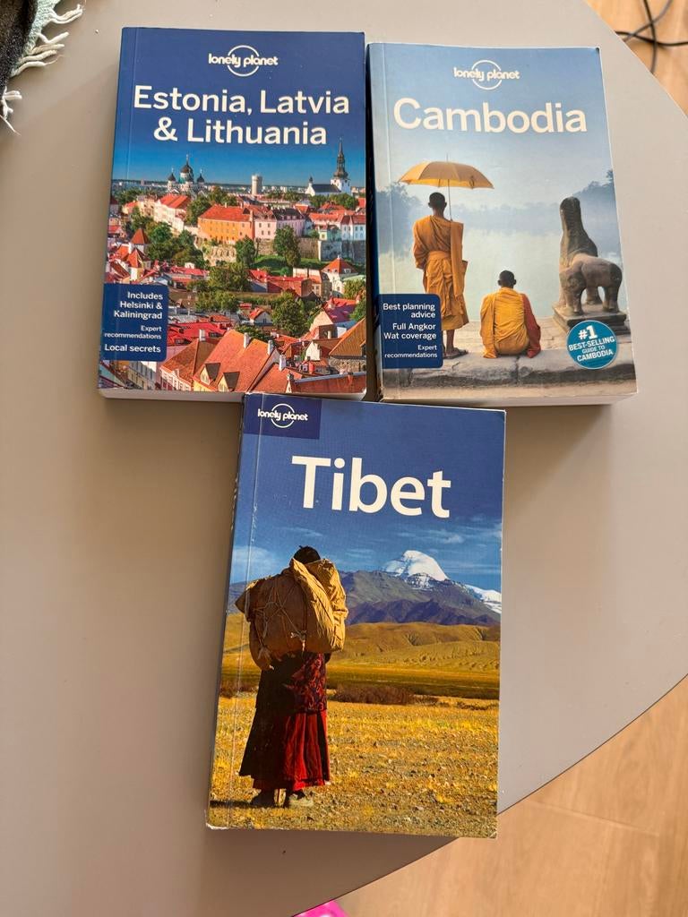Lonely Planets van Cambodja, Tibet en Estland…, Lonely Planet, Europa, Reisgids of -boek, Ophalen