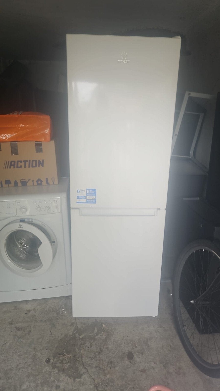 Indesit Koelkast met Vriezer - Zo goed als nieuw, Witgoed en Apparatuur, Koelkasten en IJskasten, Zo goed als nieuw, Met aparte vriezer