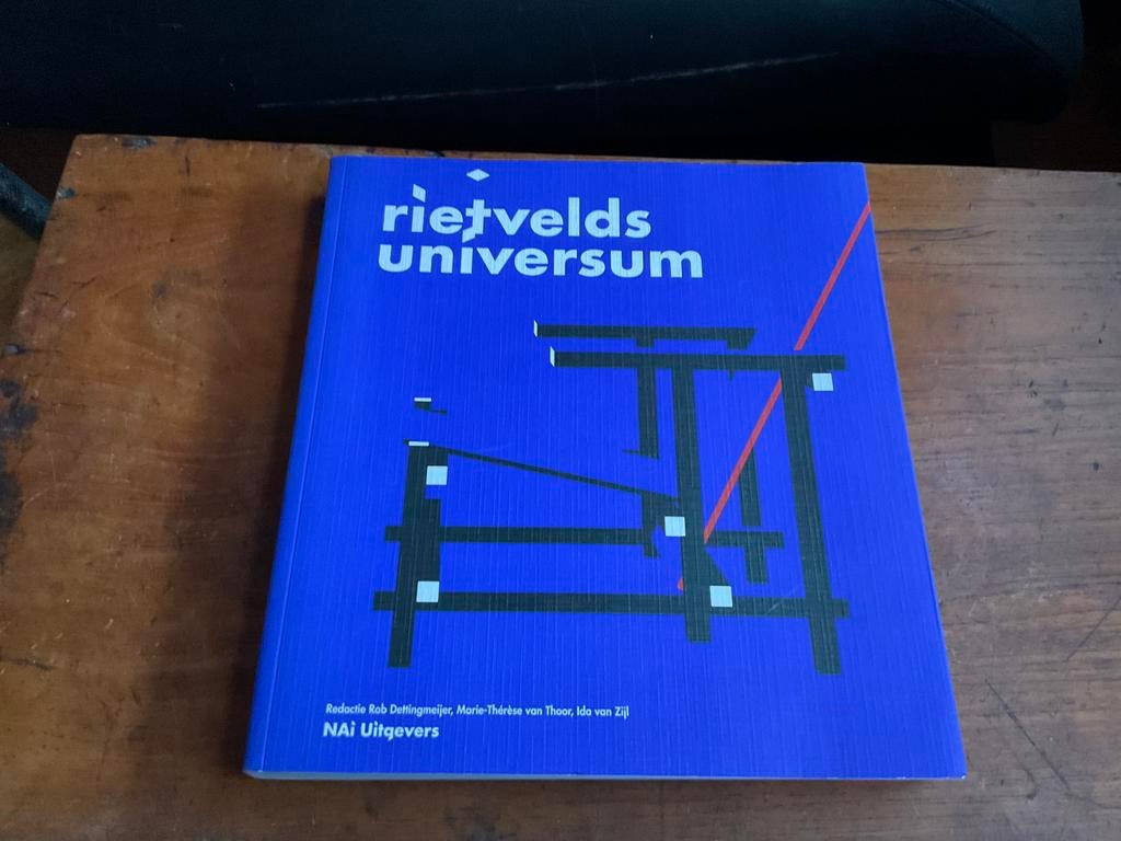 Rietvelds universum, Ophalen of Verzenden, Zo goed als nieuw