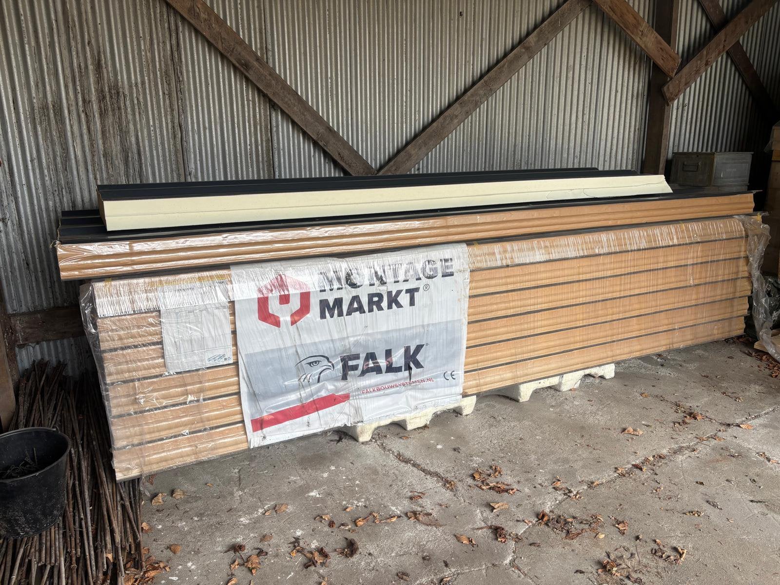 Restpartij nieuwe sandwich dakpanelen Falk TR3+, Ophalen, Nieuw, Overige materialen, 100 mm of meer