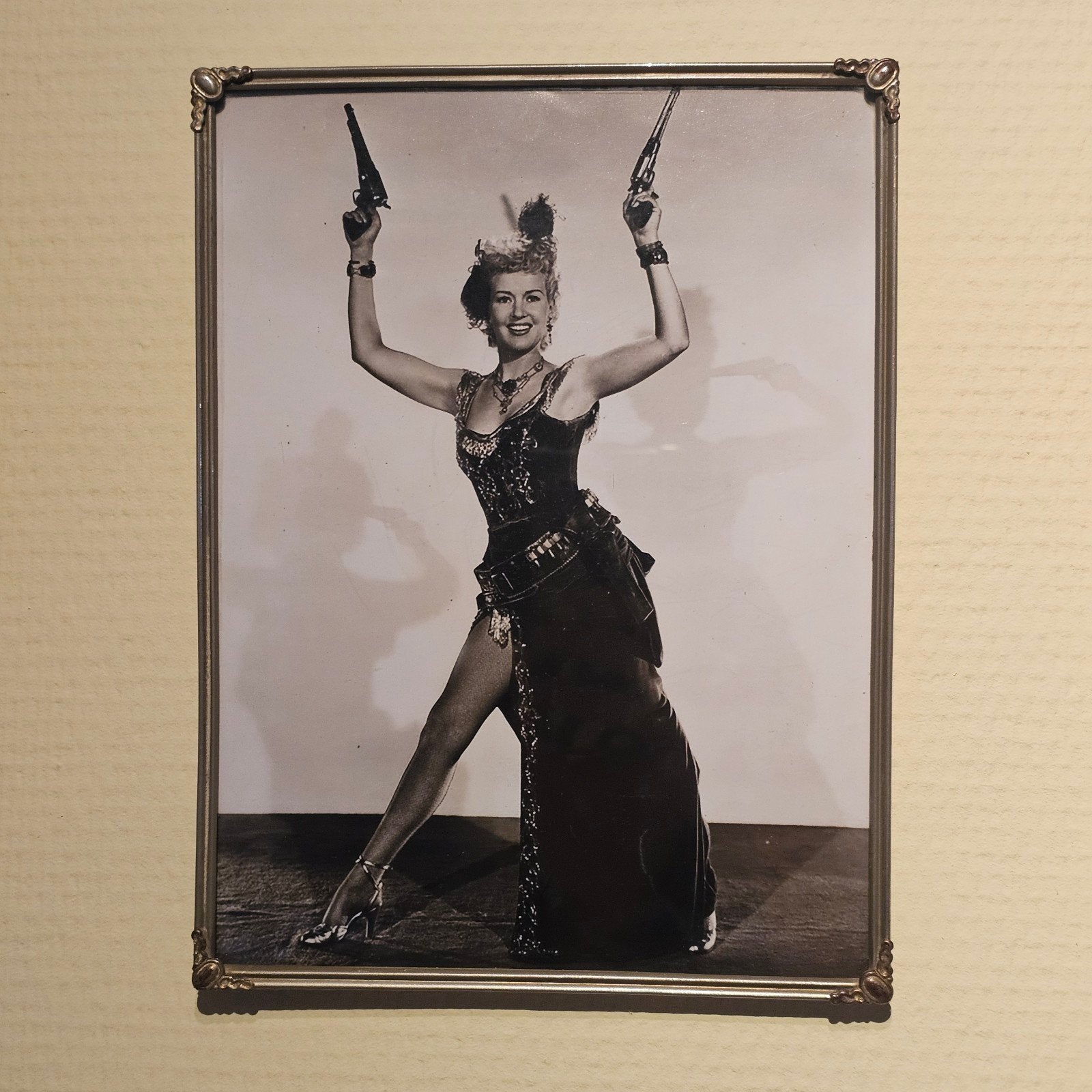 Vintage fotolijst met bewerkte oude foto, Gebruikt, Met afbeelding, Ophalen of Verzenden, Fotolijst