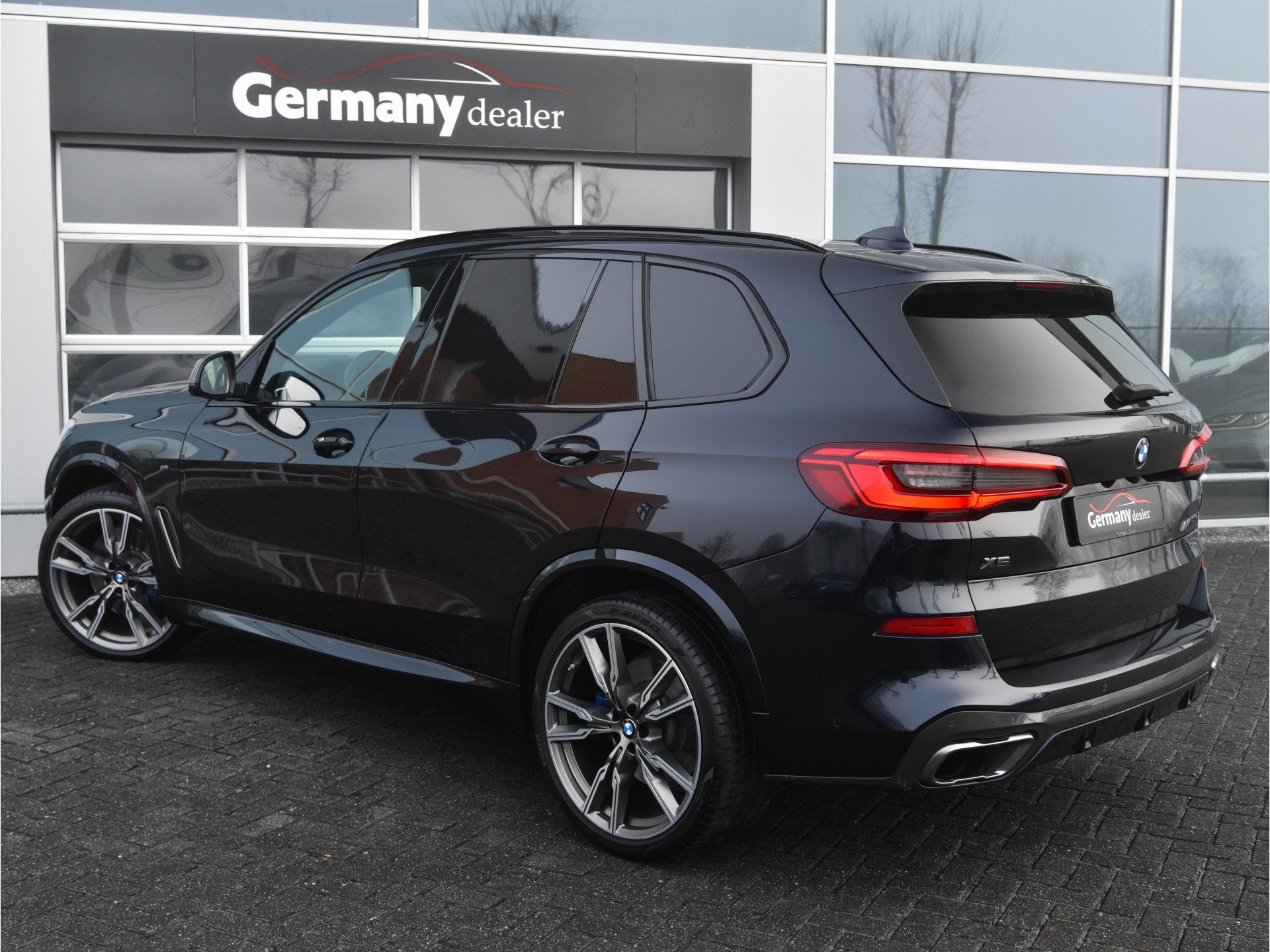 BMW X5 M50d M-Sportpakket Grijs-kenteken Laser-LED H&K Pano, Auto's, Dealer onderhouden, Gebruikt, 2993 cc, Zwart