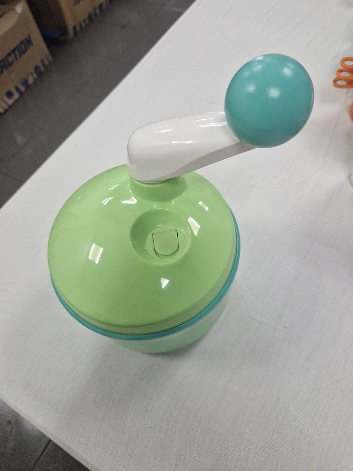 Tupperware Speedy Chef - Handmatige Keukenmachine, Huis en Inrichting, Keuken | Tupperware, Ophalen of Verzenden, Zo goed als nieuw