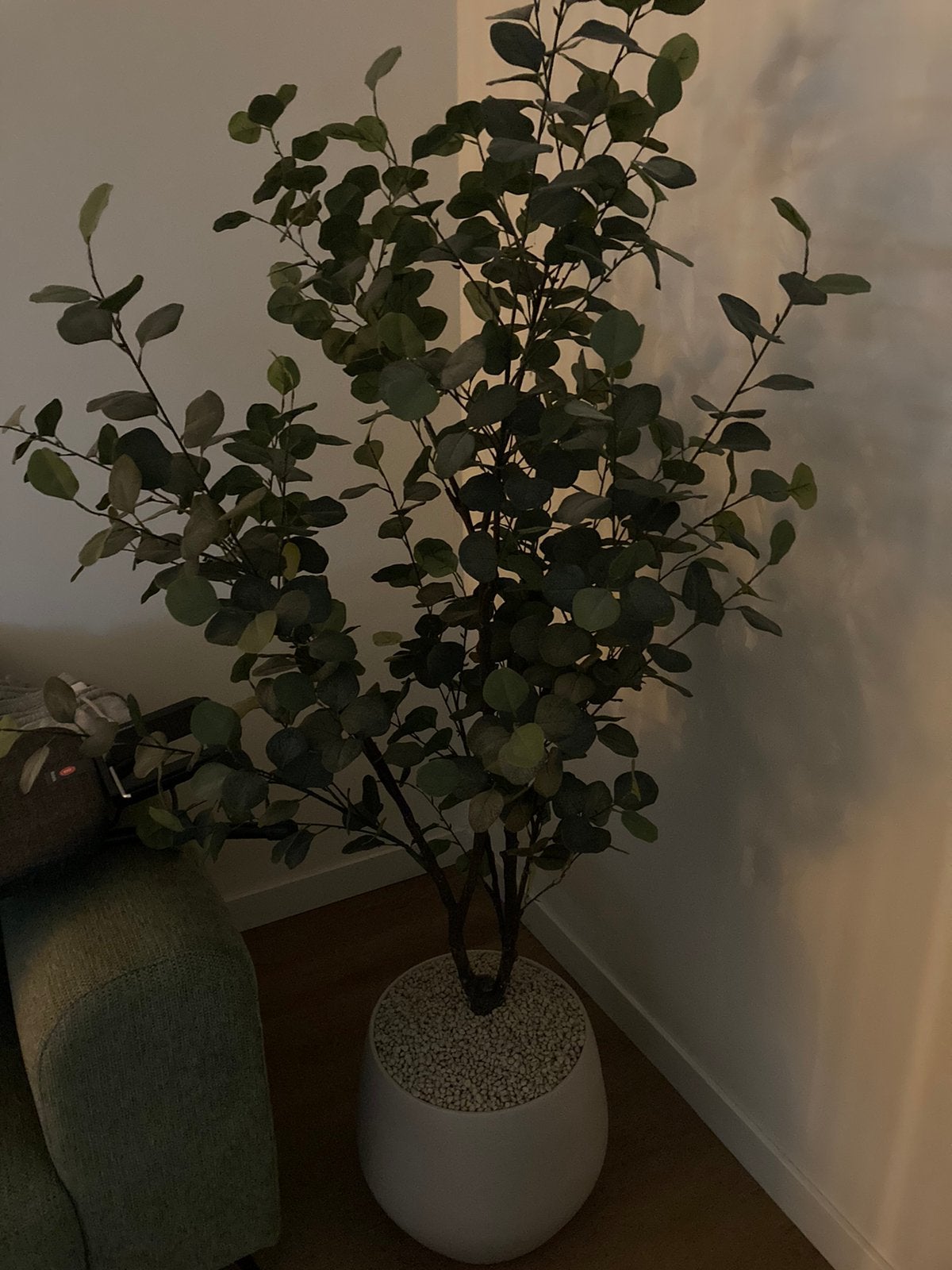 260,- kunstplant, beige grind en beige pot., Ophalen, Zo goed als nieuw