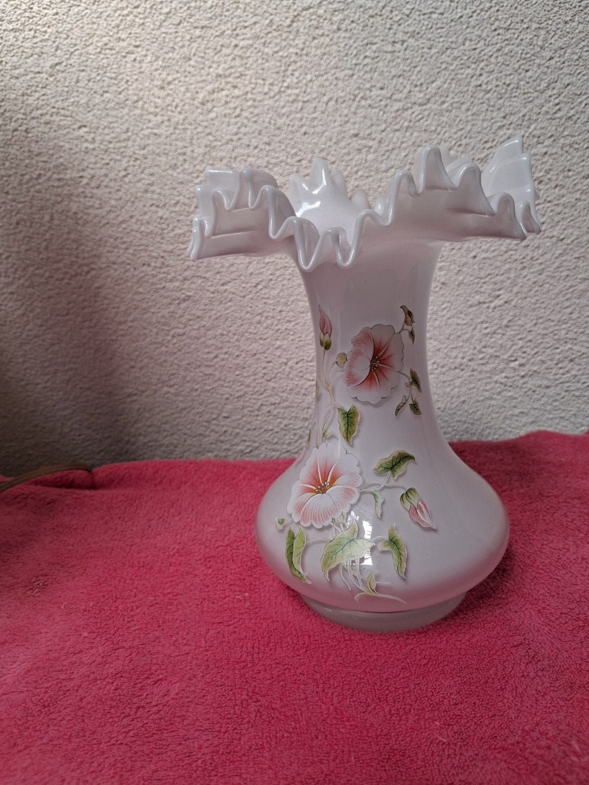 Vintage Opaliene Vaas met Handgeschilderde Bloemen, Ophalen of Verzenden