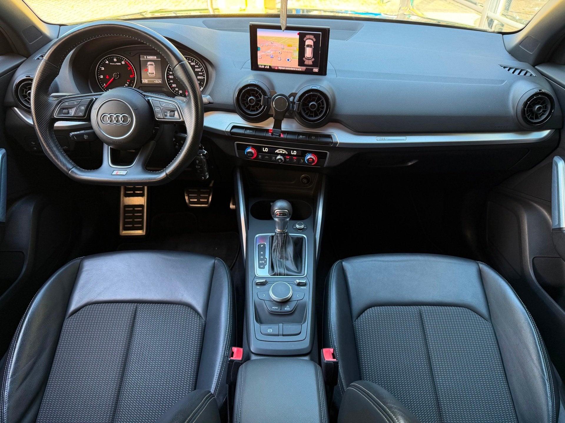 Audi Q2 1.4 TFSI 150pk CoD S-Line Automaat 1500KG Trekgewich, Auto's, Audi, 4 cilinders, 150 pk, Leder en Stof, Origineel Nederlands