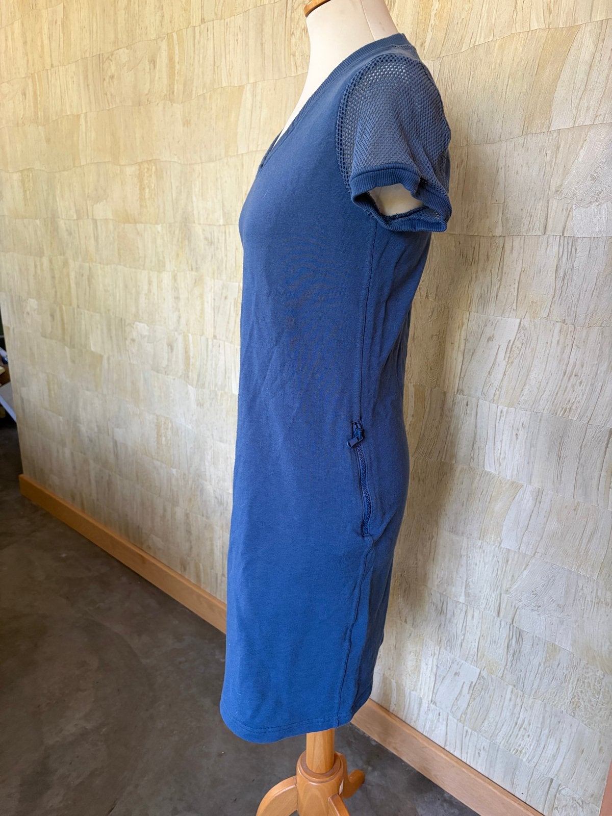 ANNA Blauwe Jurk Maat M met Mesh Details en Rits, Maat 38/40 (M), Blauw, Ophalen of Verzenden, Zo goed als nieuw
