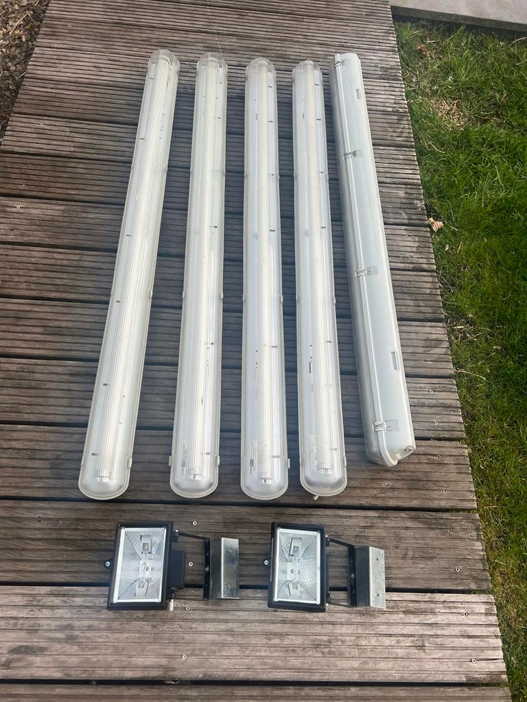 Nog 2 TL lampen en 2 halogeen, allen industriële kwaliteit, Ophalen, Gebruikt