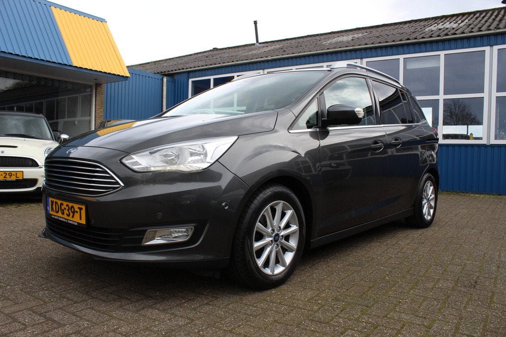 Ford Grand C-Max 1.0i "Titanium" Cruise - Navi - 7 Pers. ! 1, Auto's, Ford, Voorwielaandrijving, Gebruikt, Zwart, 7 stoelen