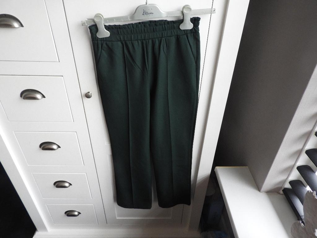 Meisjes broek. Maat 146, Broek, Meisje, Ophalen of Verzenden, Zo goed als nieuw