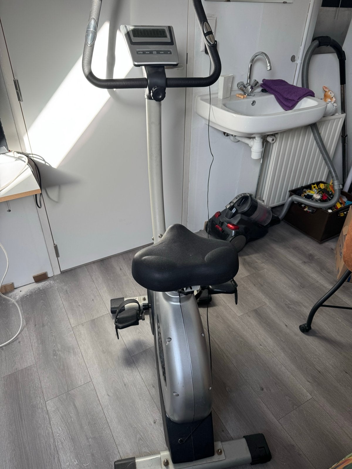 SportPlus Hometrainer - Ergometer SP-HT-2703-TSE, Sport en Fitness, Ophalen, Zo goed als nieuw, Metaal, Benen