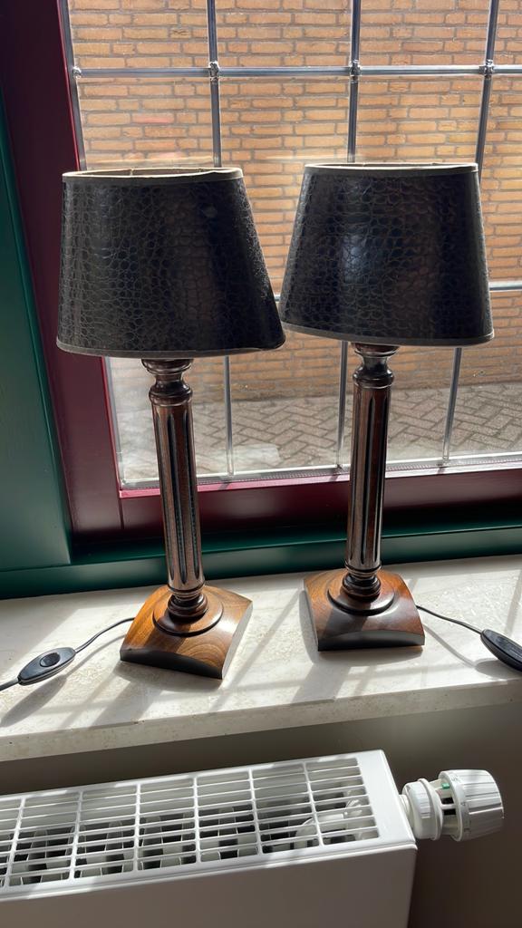 Set van 2 Antieke Tafellampen met Houten Voet en Leren Kap, Ophalen of Verzenden
