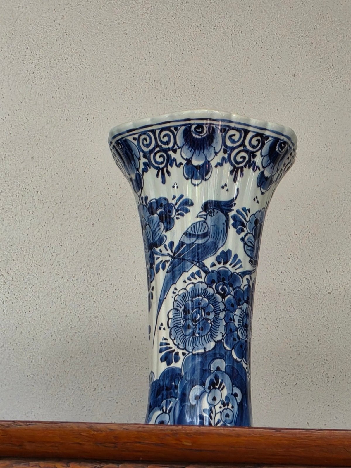 Delfts Blauwe Vaas met Vogel- en Bloemenmotief, Ophalen of Verzenden