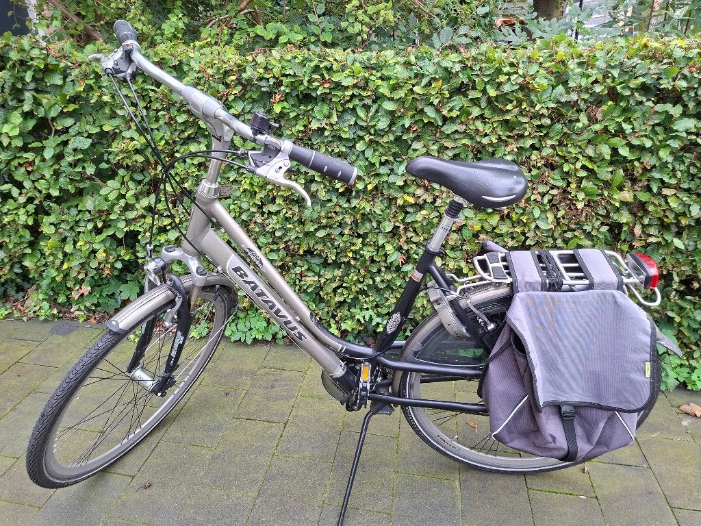 Degelijke Batavus damesfiets, Fietsen en Brommers, Ophalen, Gebruikt, Velgrem, Versnellingen