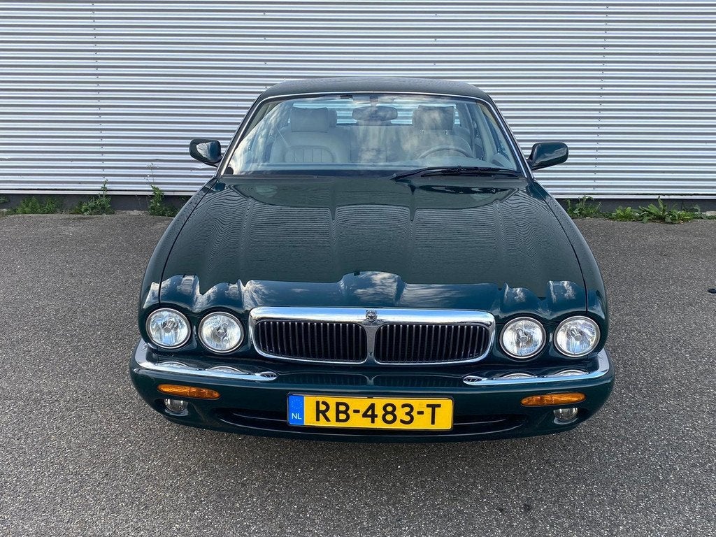 Jaguar XJR XJ 4.0 V8 / Youngtimer / Zeer Nette auto / Automa, Auto's, Jaguar, Achterwielaandrijving, Gebruikt, Bedrijf, 102 €/maand
