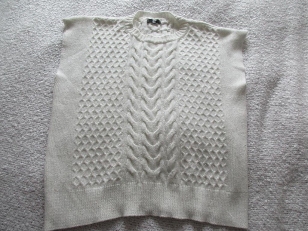 Joss ZGAN wit kabel spencer / trui S / M, Joss, Wit, Ophalen of Verzenden, Zo goed als nieuw